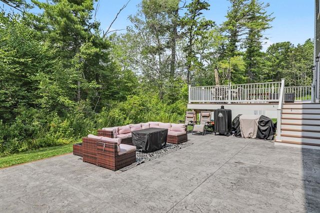 19 Katherine St, Acushnet, MA 02743