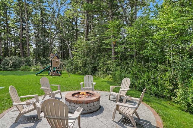 19 Katherine St, Acushnet, MA 02743