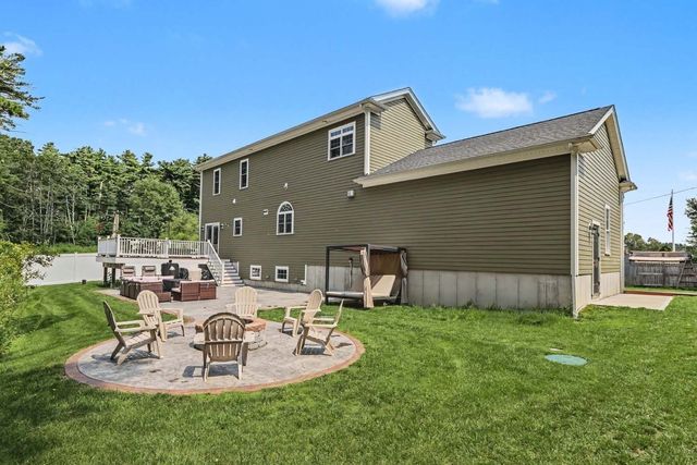 19 Katherine St, Acushnet, MA 02743