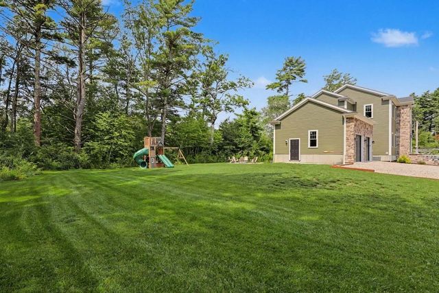 19 Katherine St, Acushnet, MA 02743