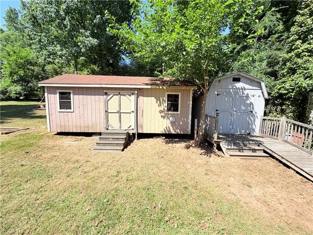 2607 Antoine Drive, Greensboro, NC 27407