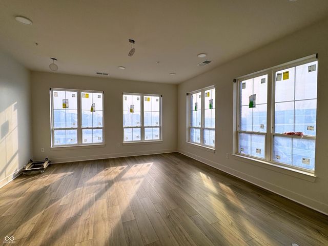 925 Veterans Way 101, Carmel, IN 46032