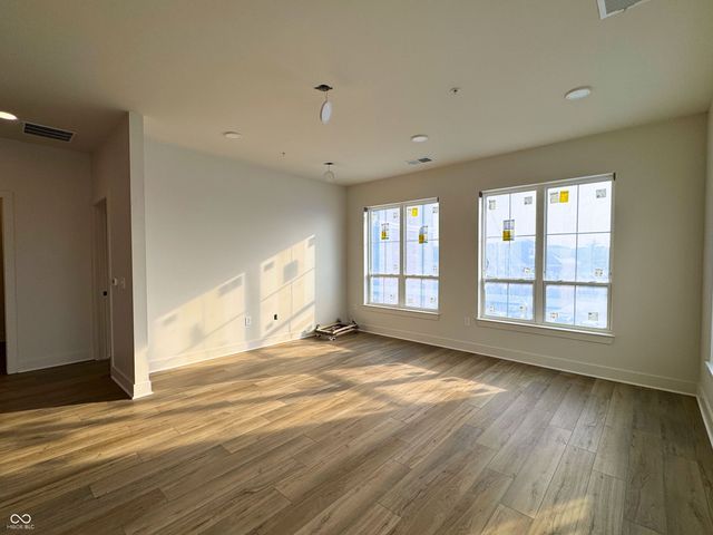 925 Veterans Way 101, Carmel, IN 46032