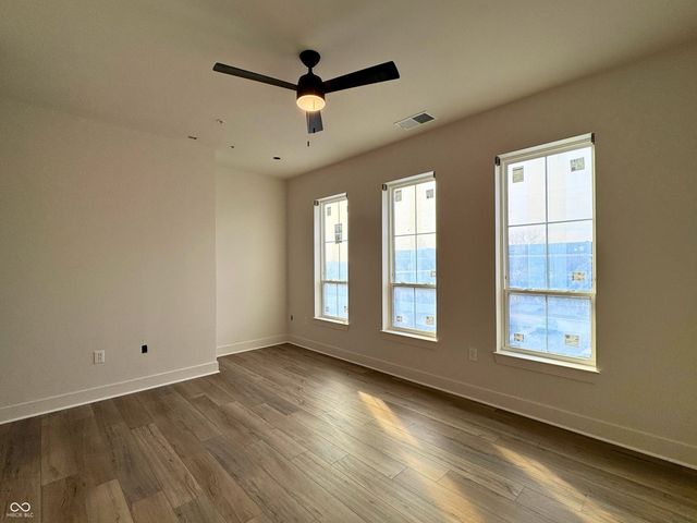 925 Veterans Way 101, Carmel, IN 46032