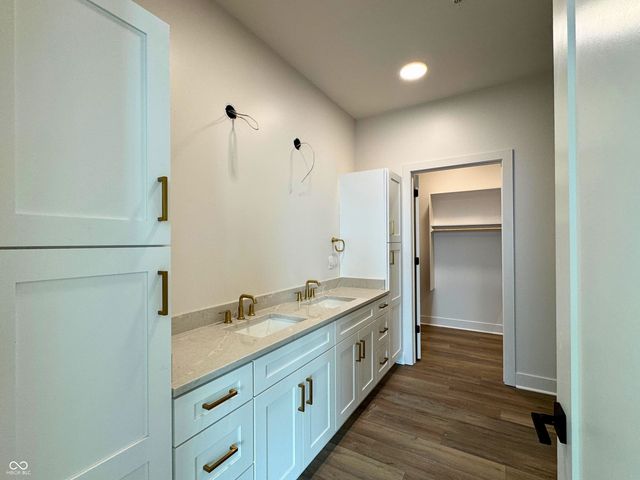 925 Veterans Way 101, Carmel, IN 46032