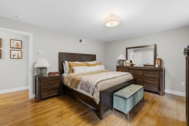 10 Carousel Ter, Dartmouth, MA 02747