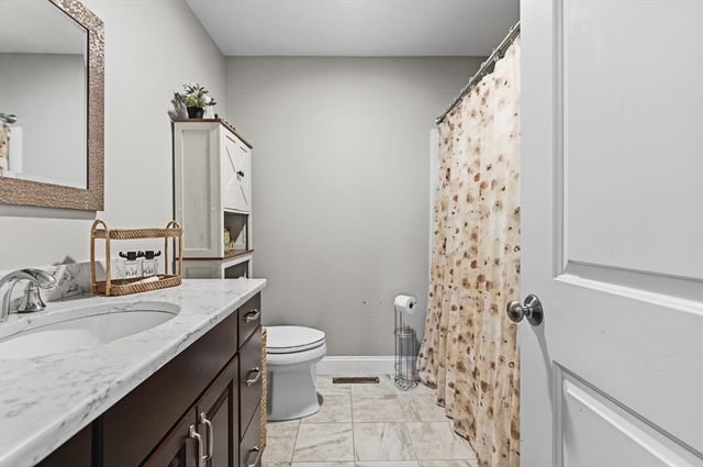 10 Carousel Ter, Dartmouth, MA 02747