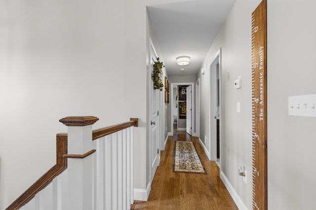 10 Carousel Ter, Dartmouth, MA 02747