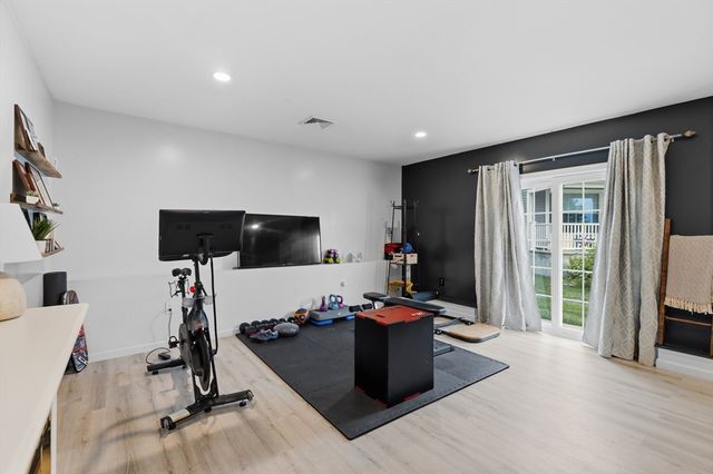 10 Carousel Ter, Dartmouth, MA 02747