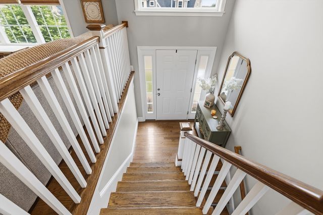 10 Carousel Ter, Dartmouth, MA 02747