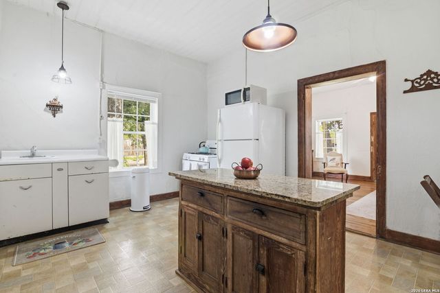 475 Butcher St, New Braunfels, TX 78130