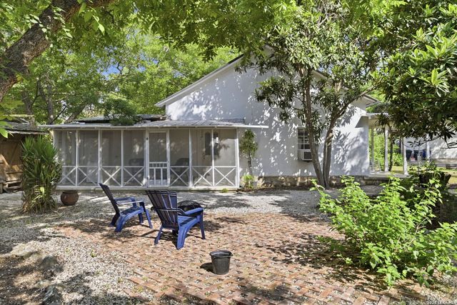 475 Butcher St, New Braunfels, TX 78130