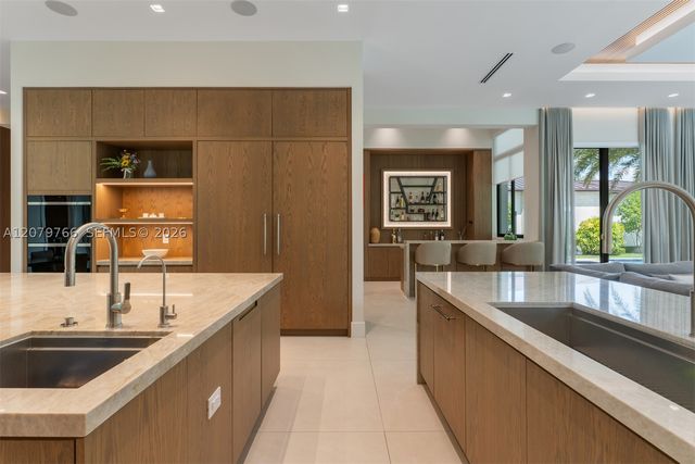 10860 SW 67th Ct, Pinecrest, FL 33156