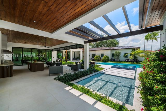 10860 SW 67th Ct, Pinecrest, FL 33156