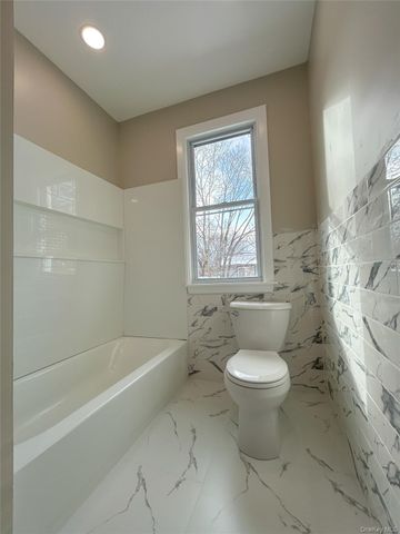 51 Park Avenue 2, Poughkeepsie, NY 12603