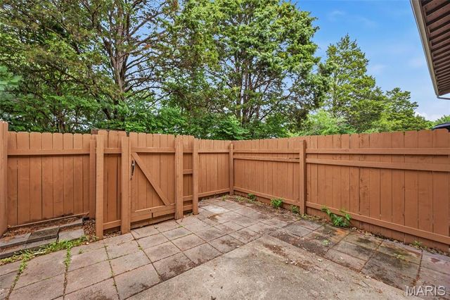 130 Carmel Woods Drive, Ellisville, MO 63021