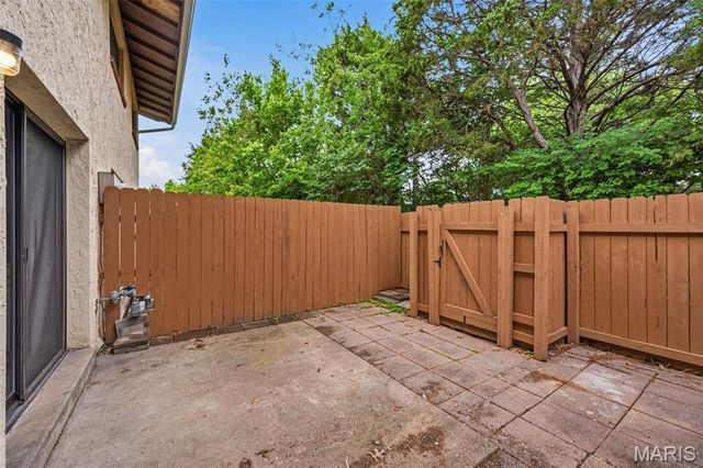 130 Carmel Woods Drive, Ellisville, MO 63021