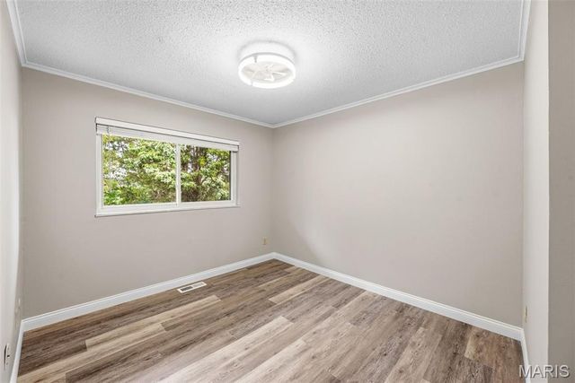 130 Carmel Woods Drive, Ellisville, MO 63021