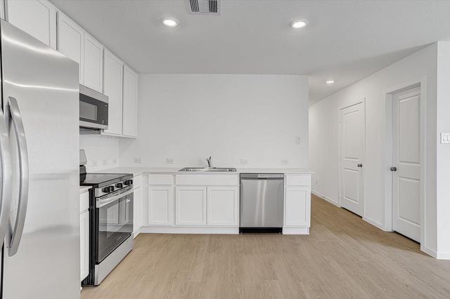 390 Lucia Way, Cleveland, TX 77327