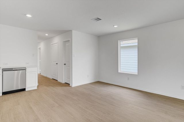 390 Lucia Way, Cleveland, TX 77327
