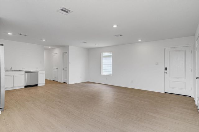 390 Lucia Way, Cleveland, TX 77327