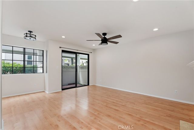 4682 Warner C-113, Huntington Beach, CA 92649