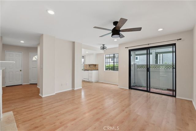 4682 Warner C-113, Huntington Beach, CA 92649