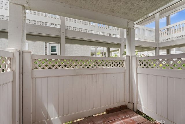 4682 Warner C-113, Huntington Beach, CA 92649