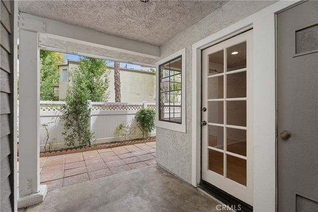 4682 Warner C-113, Huntington Beach, CA 92649
