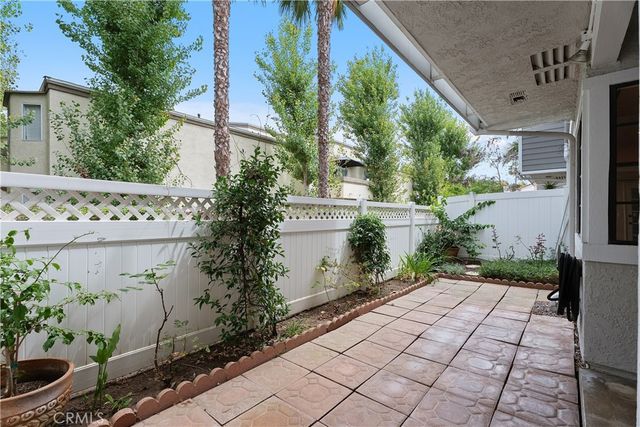 4682 Warner C-113, Huntington Beach, CA 92649