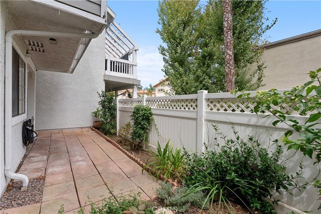 4682 Warner C-113, Huntington Beach, CA 92649