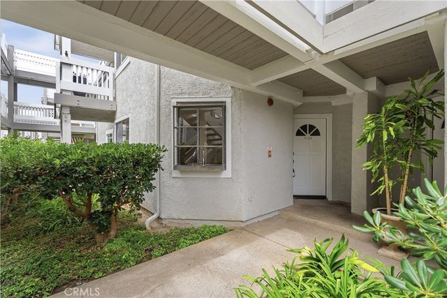 4682 Warner C-113, Huntington Beach, CA 92649