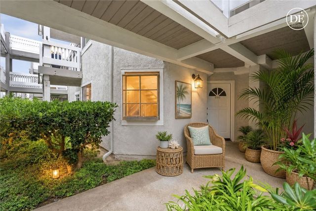 4682 Warner C-113, Huntington Beach, CA 92649