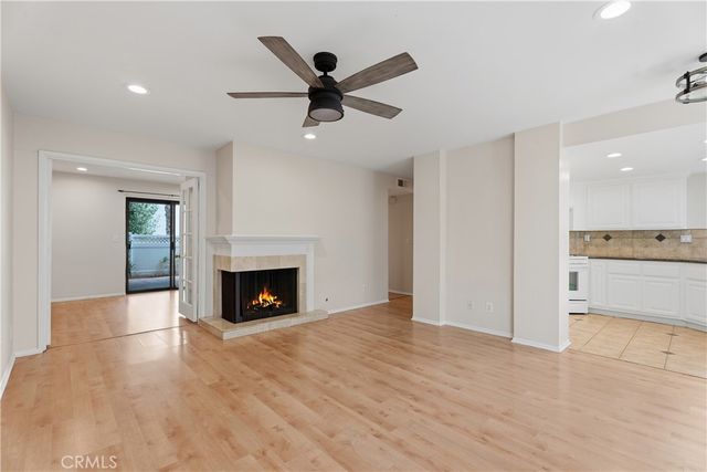 4682 Warner C-113, Huntington Beach, CA 92649