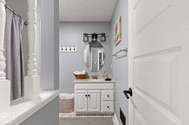 1015 Arroyo Road, Greenwood, IN 46143