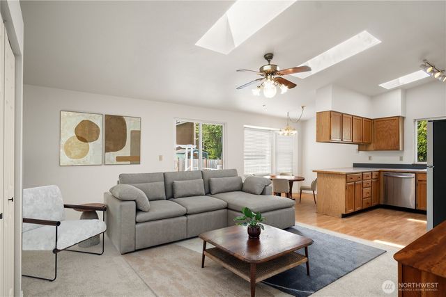 26711 218th Avenue SE, Maple Valley, WA 98038