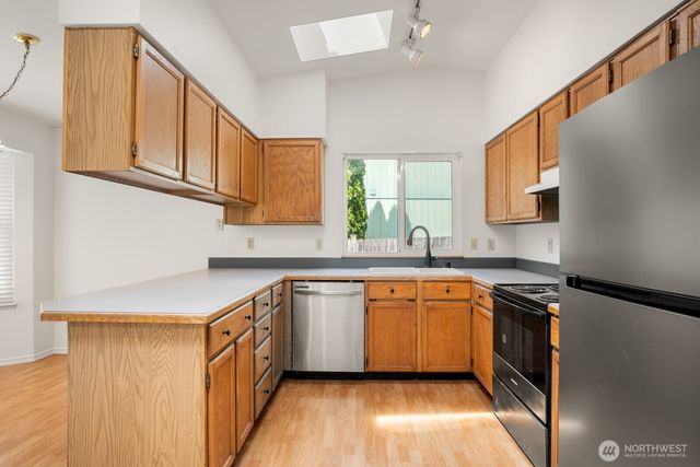 26711 218th Avenue SE, Maple Valley, WA 98038