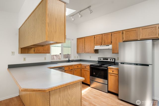 26711 218th Avenue SE, Maple Valley, WA 98038