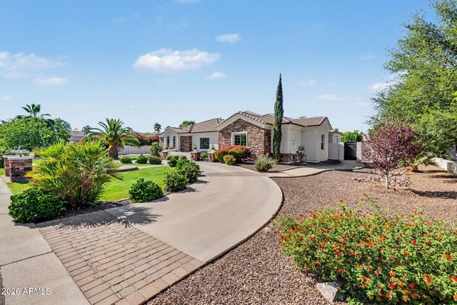 2776 E TAURUS Place, Chandler, AZ 85249