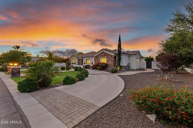 2776 E TAURUS Place, Chandler, AZ 85249