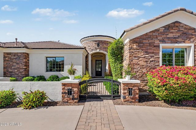 2776 E TAURUS Place, Chandler, AZ 85249