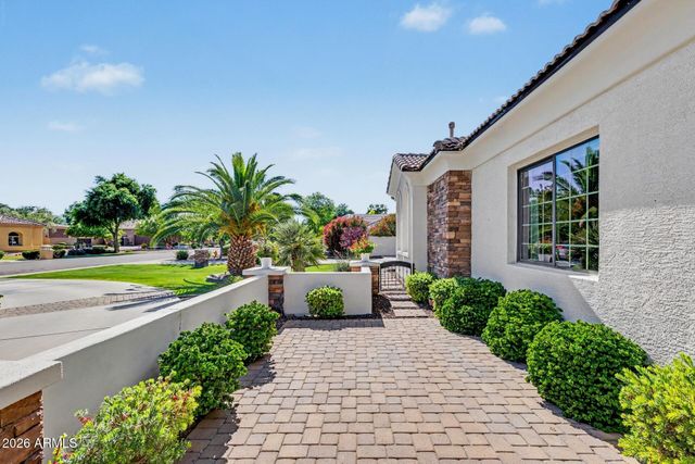 2776 E TAURUS Place, Chandler, AZ 85249