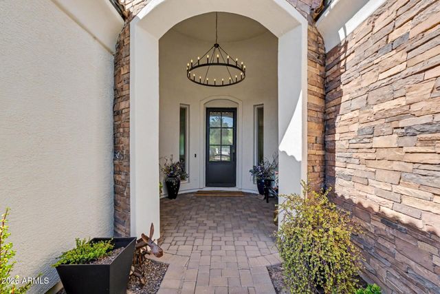 2776 E TAURUS Place, Chandler, AZ 85249