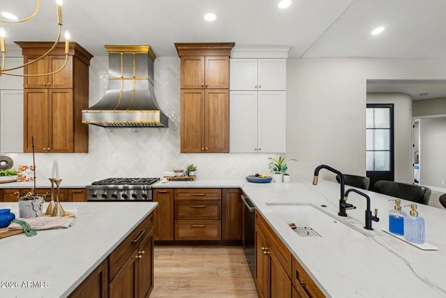 2776 E TAURUS Place, Chandler, AZ 85249