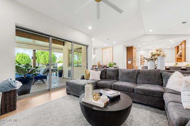 2776 E TAURUS Place, Chandler, AZ 85249