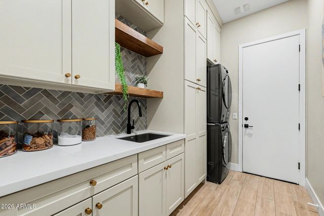 2776 E TAURUS Place, Chandler, AZ 85249