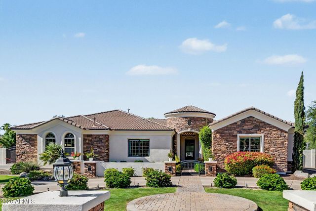 2776 E TAURUS Place, Chandler, AZ 85249