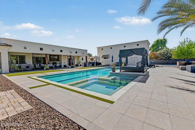 2776 E TAURUS Place, Chandler, AZ 85249