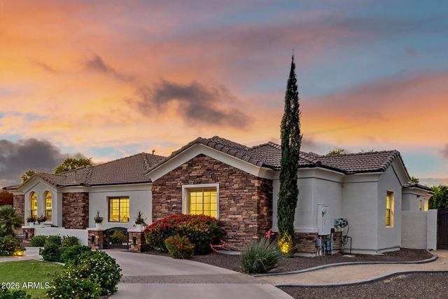 2776 E TAURUS Place, Chandler, AZ 85249