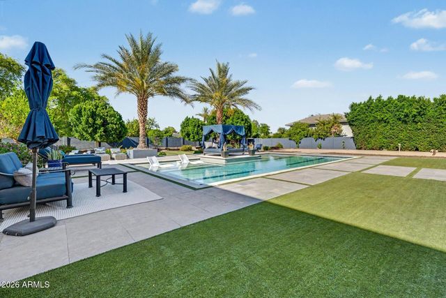 2776 E TAURUS Place, Chandler, AZ 85249